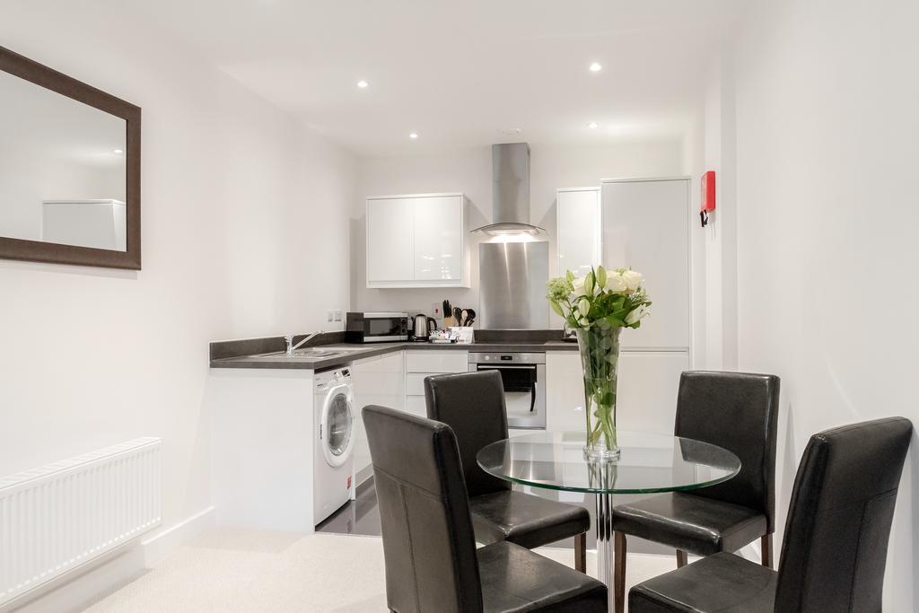 Roomspace Serviced Apartments - Nouvelle House 서턴 외부 사진
